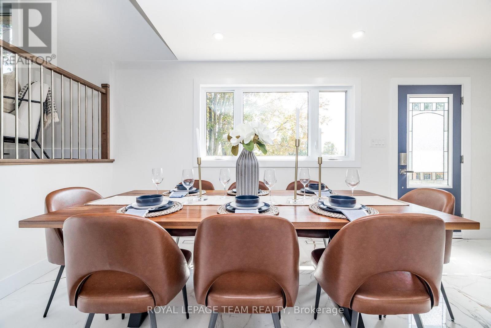 












206 RIVER VIEW LANE

,
North Grenville,




Ontario
K0G1J0

