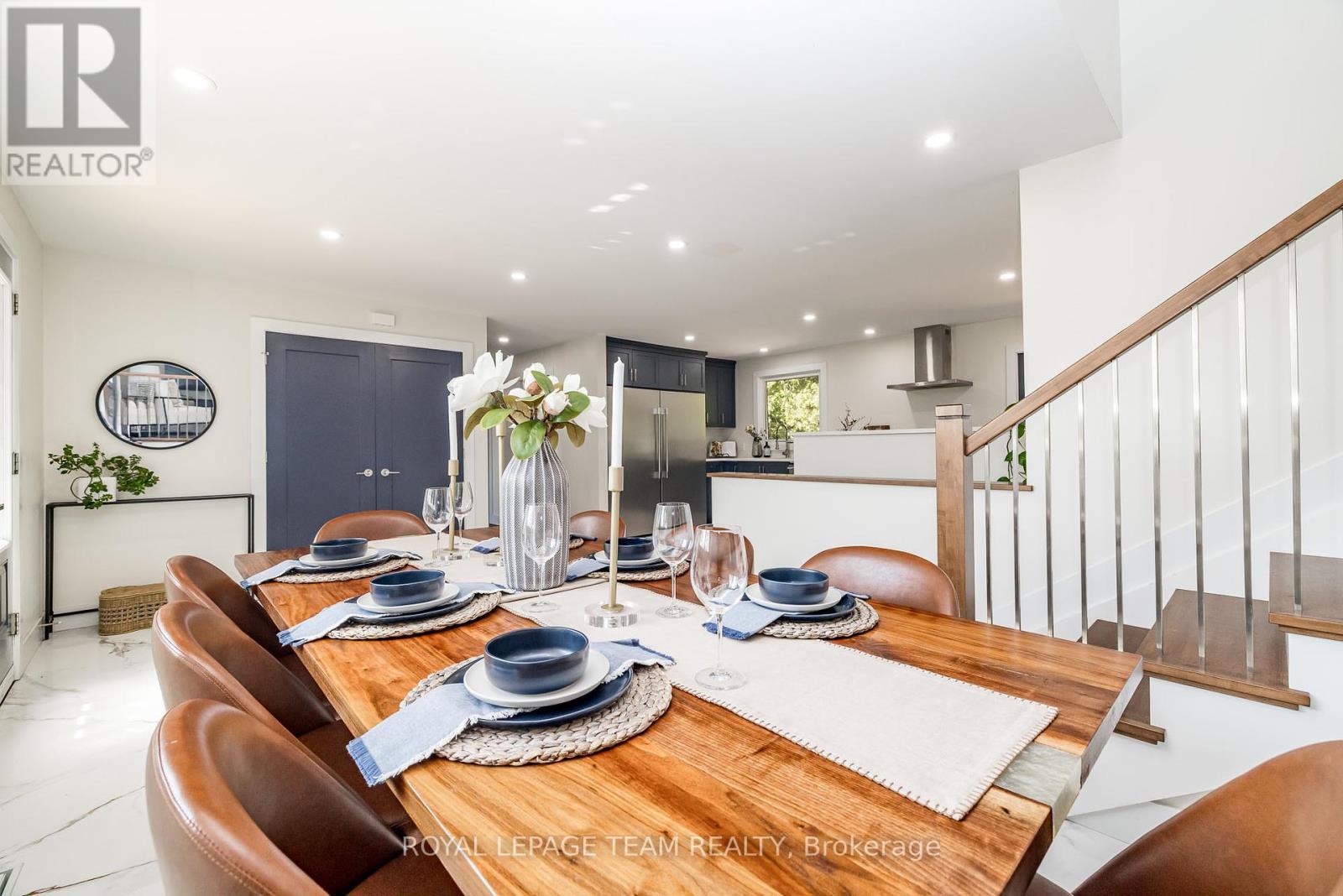 












206 RIVER VIEW LANE

,
North Grenville,




Ontario
K0G1J0

