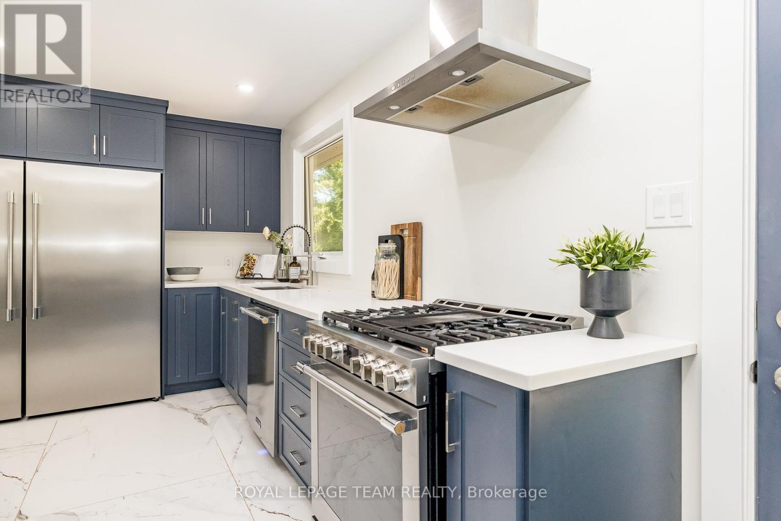 












206 RIVER VIEW LANE

,
North Grenville,




Ontario
K0G1J0

