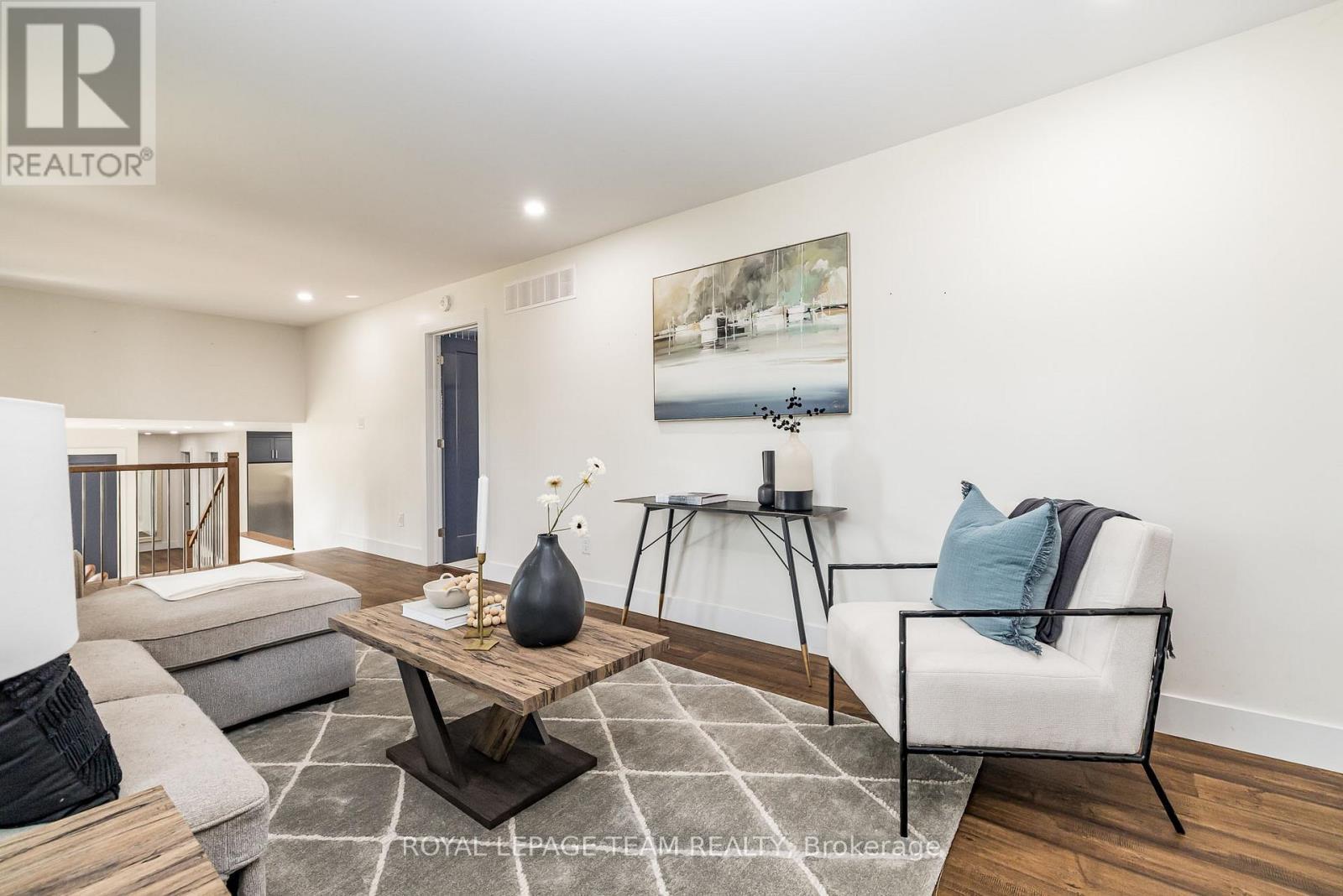 












206 RIVER VIEW LANE

,
North Grenville,




Ontario
K0G1J0

