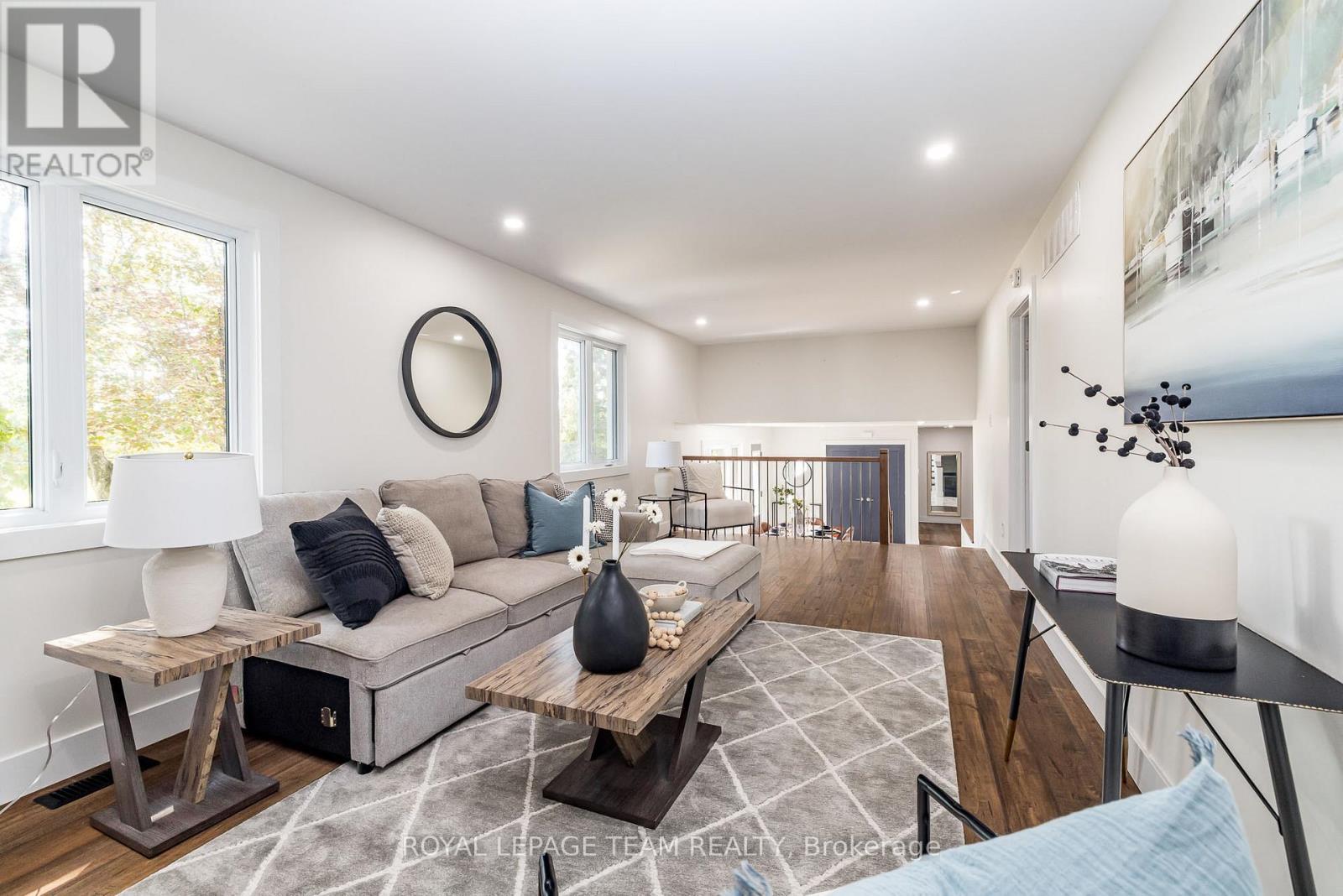 












206 RIVER VIEW LANE

,
North Grenville,




Ontario
K0G1J0

