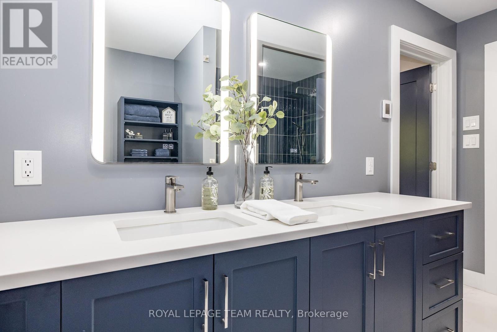 












206 RIVER VIEW LANE

,
North Grenville,




Ontario
K0G1J0

