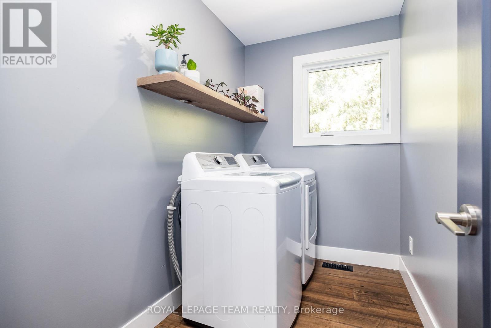 












206 RIVER VIEW LANE

,
North Grenville,




Ontario
K0G1J0

