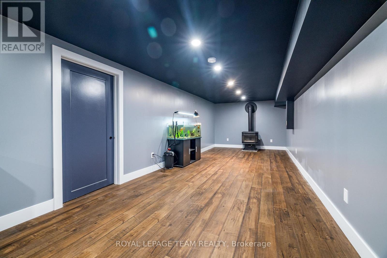 












206 RIVER VIEW LANE

,
North Grenville,




Ontario
K0G1J0

