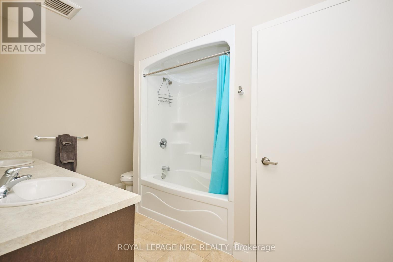 












304 - 26 WELLINGTON STREET

,
St. Catharines (Downtown),




Ontario
L2R5P8

