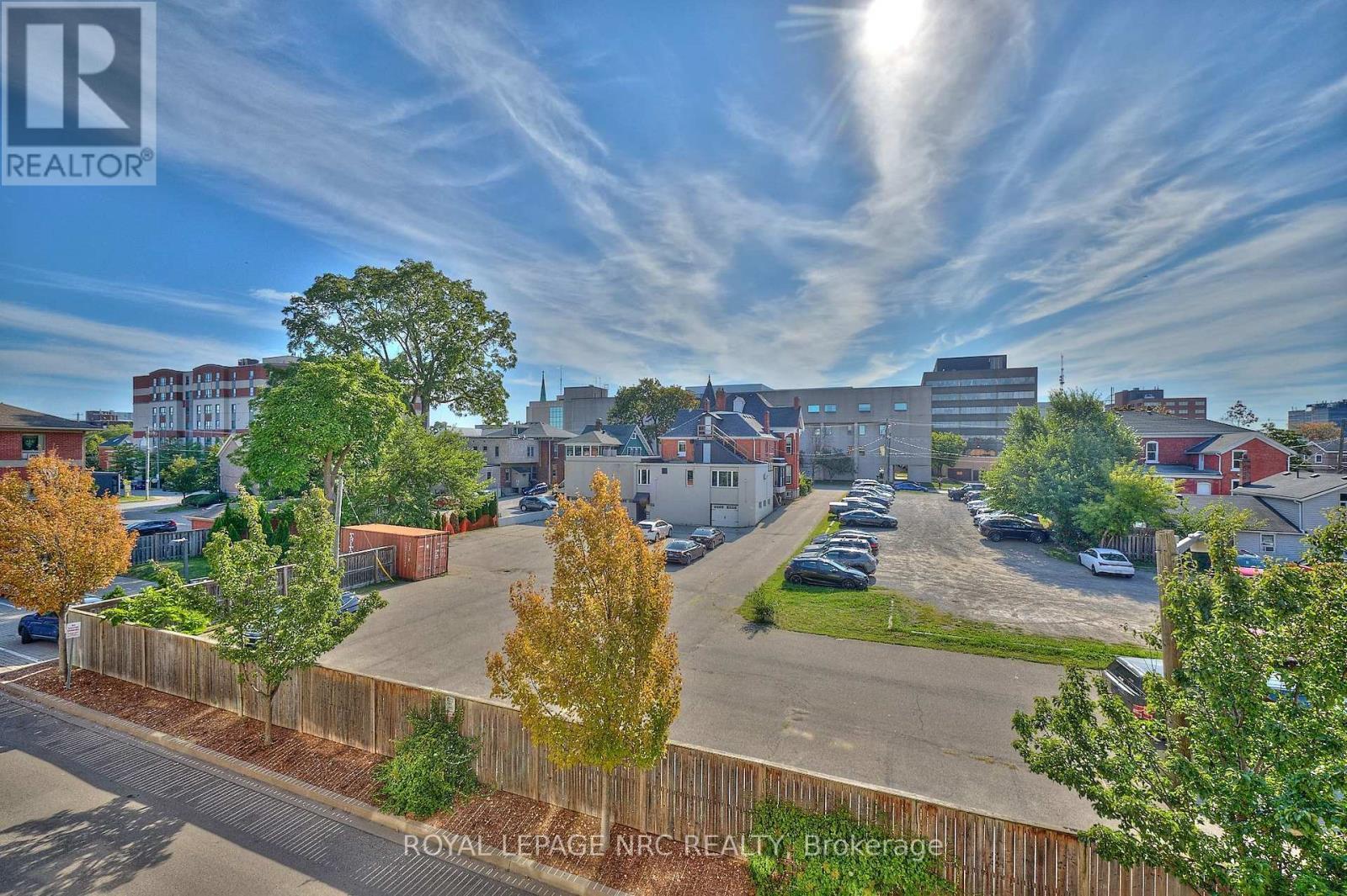 












304 - 26 WELLINGTON STREET

,
St. Catharines (Downtown),




Ontario
L2R5P8

