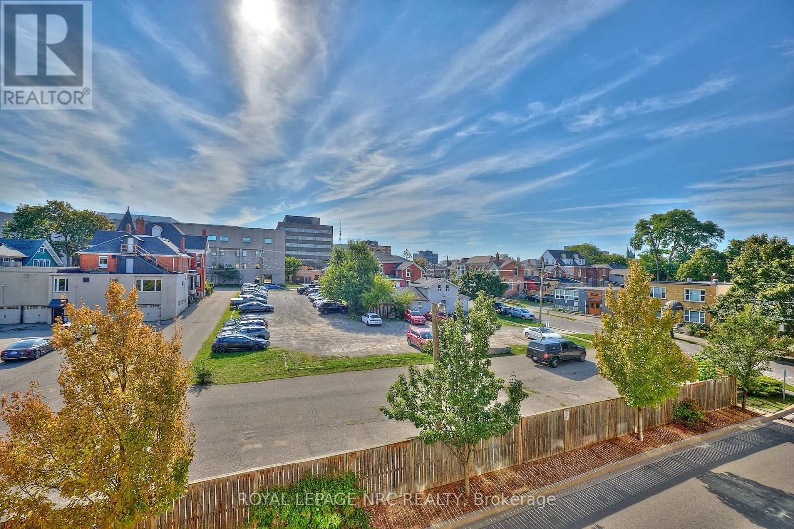 












304 - 26 WELLINGTON STREET

,
St. Catharines (Downtown),




Ontario
L2R5P8

