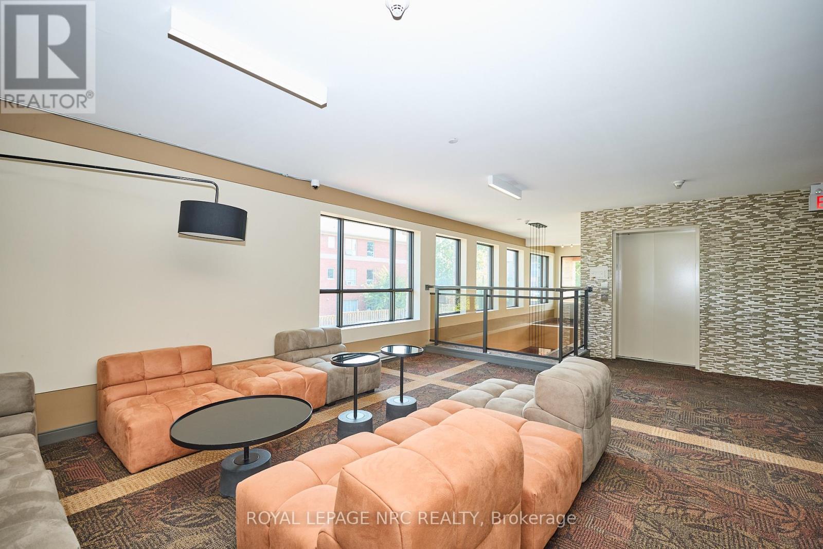 












304 - 26 WELLINGTON STREET

,
St. Catharines (Downtown),




Ontario
L2R5P8

