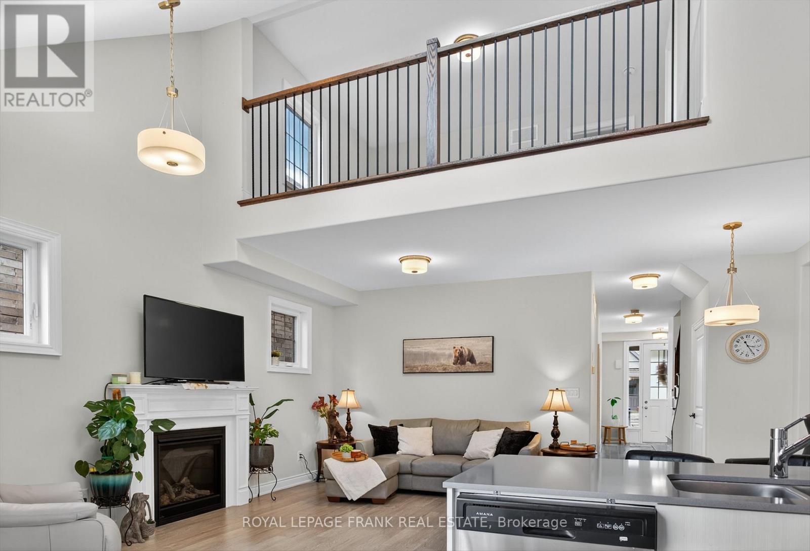 












292 NOFTALL GARDENS

,
Peterborough (Northcrest Ward 5),




Ontario
K9H0G4

