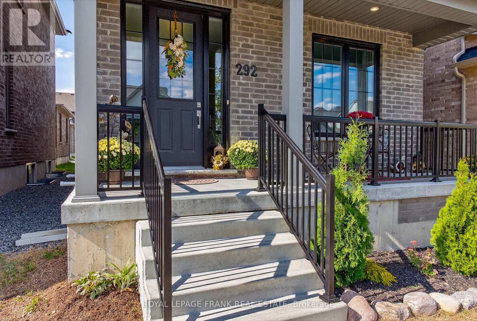 












292 NOFTALL GARDENS

,
Peterborough (Northcrest Ward 5),




Ontario
K9H0G4

