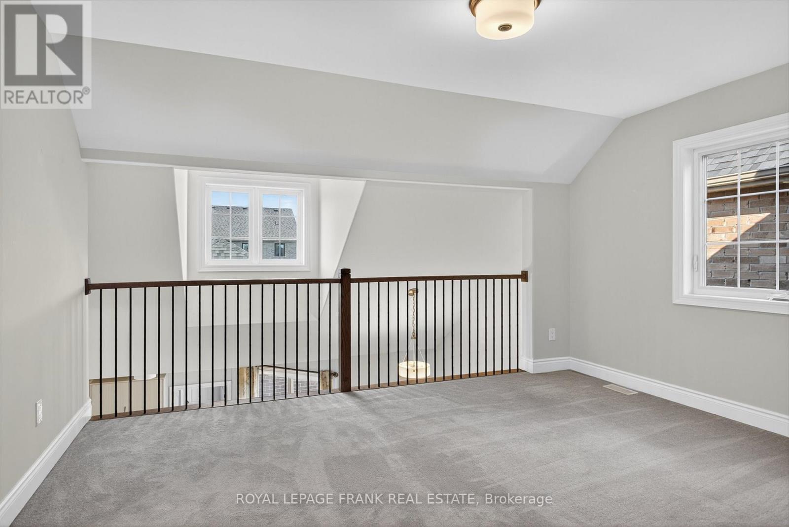 












292 NOFTALL GARDENS

,
Peterborough (Northcrest Ward 5),




Ontario
K9H0G4

