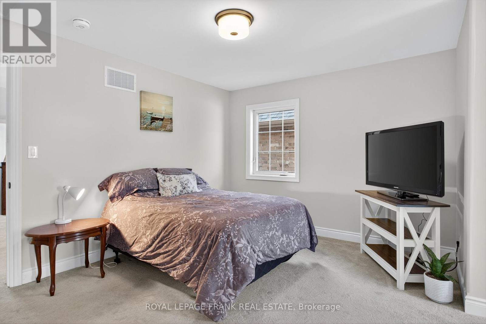 












292 NOFTALL GARDENS

,
Peterborough (Northcrest Ward 5),




Ontario
K9H0G4

