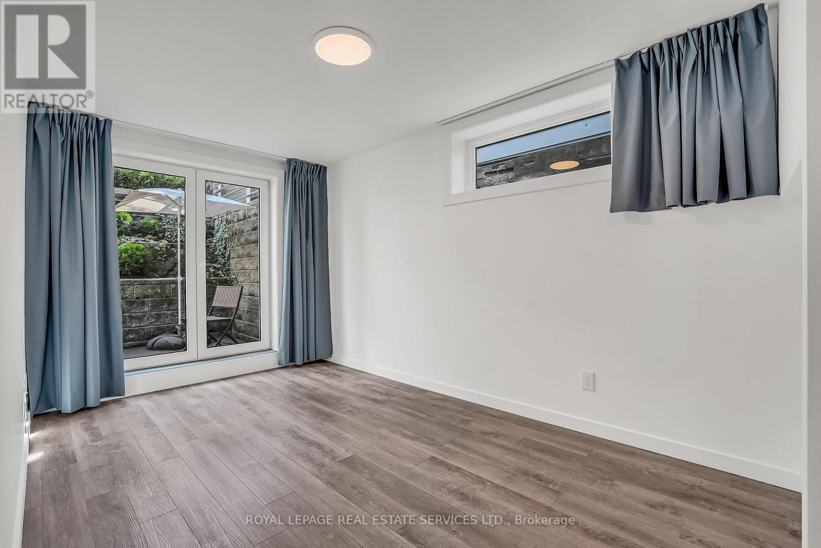 












A - 439 WINONA DRIVE

,
Toronto,




Ontario
M6C3T4

