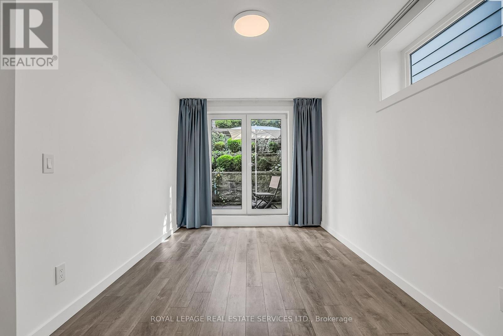 












A - 439 WINONA DRIVE

,
Toronto,




Ontario
M6C3T4

