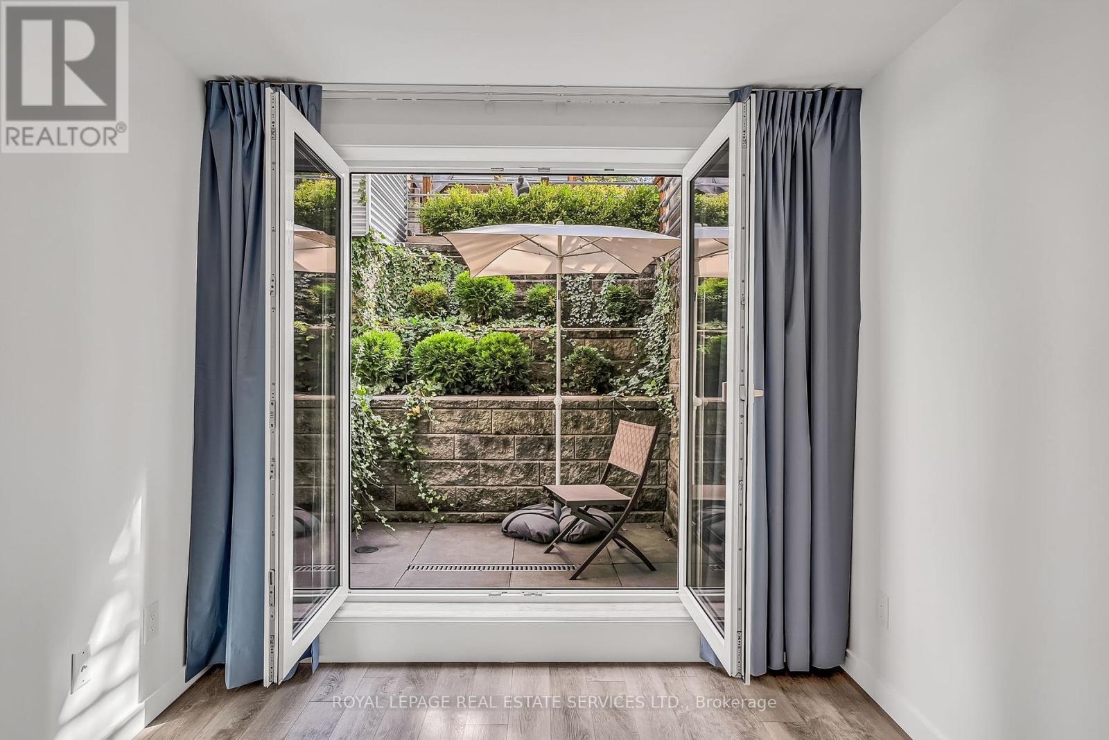 












A - 439 WINONA DRIVE

,
Toronto,




Ontario
M6C3T4

