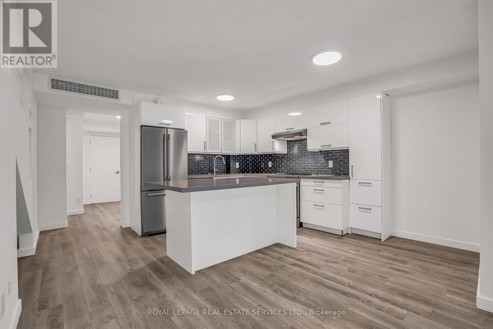 












A - 439 WINONA DRIVE

,
Toronto,




Ontario
M6C3T4

