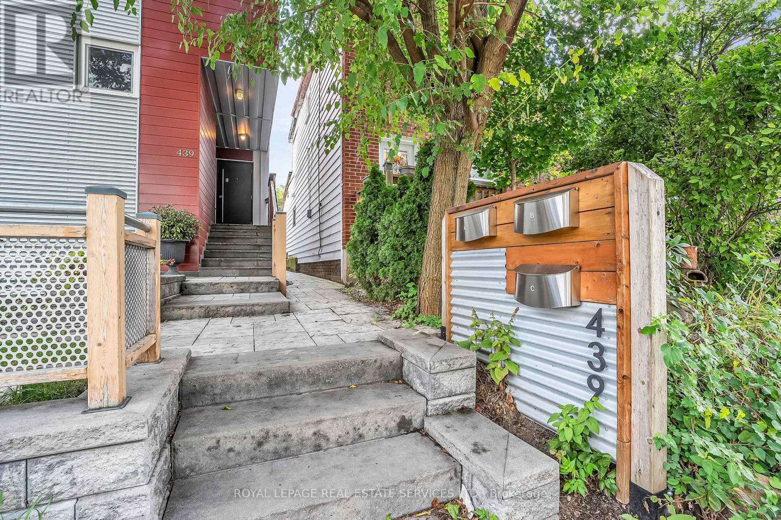 












A - 439 WINONA DRIVE

,
Toronto,




Ontario
M6C3T4

