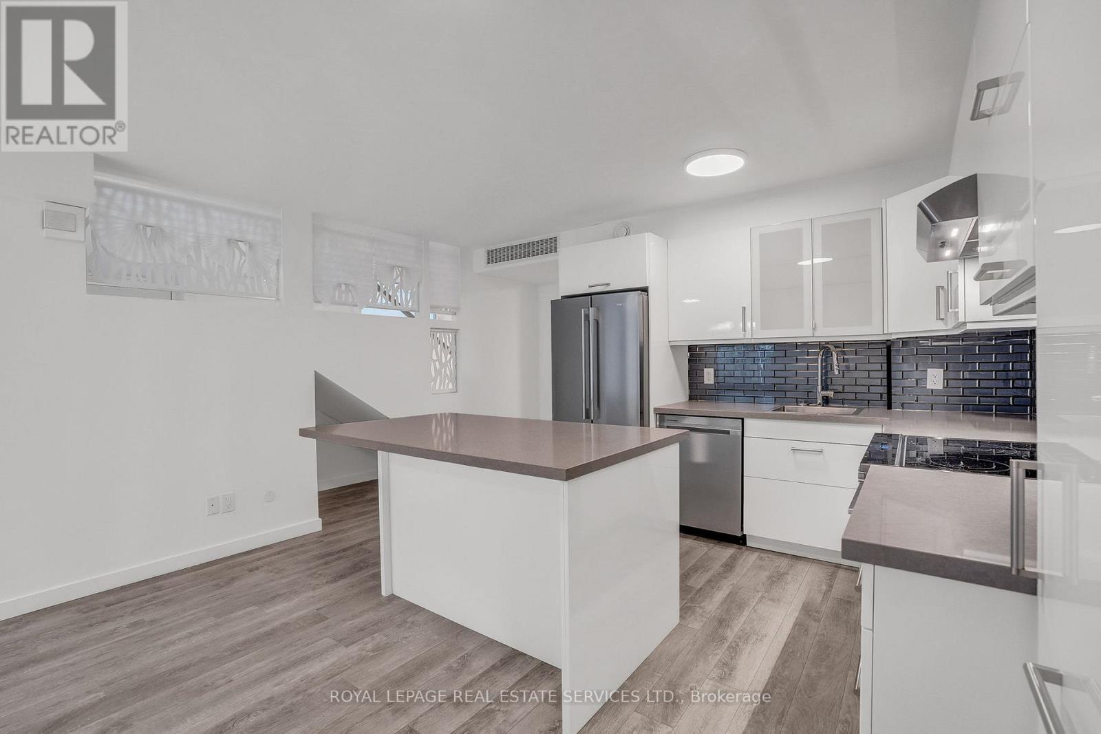 












A - 439 WINONA DRIVE

,
Toronto,




Ontario
M6C3T4


