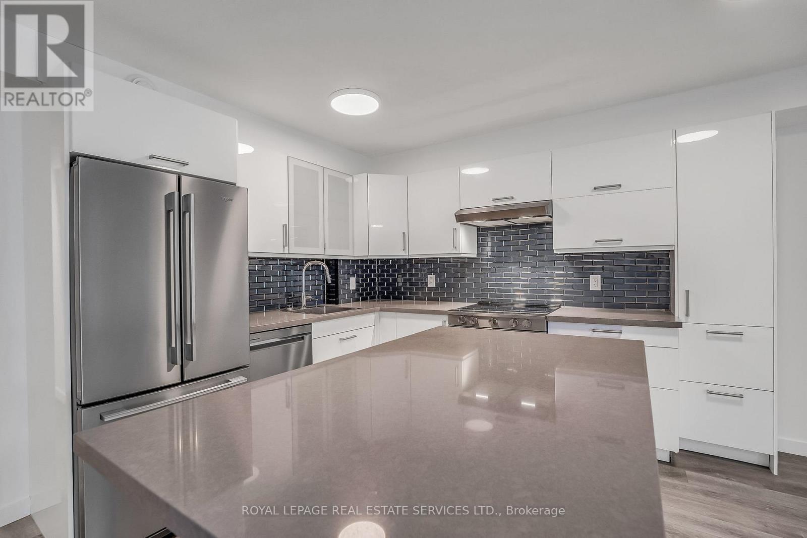 












A - 439 WINONA DRIVE

,
Toronto,




Ontario
M6C3T4

