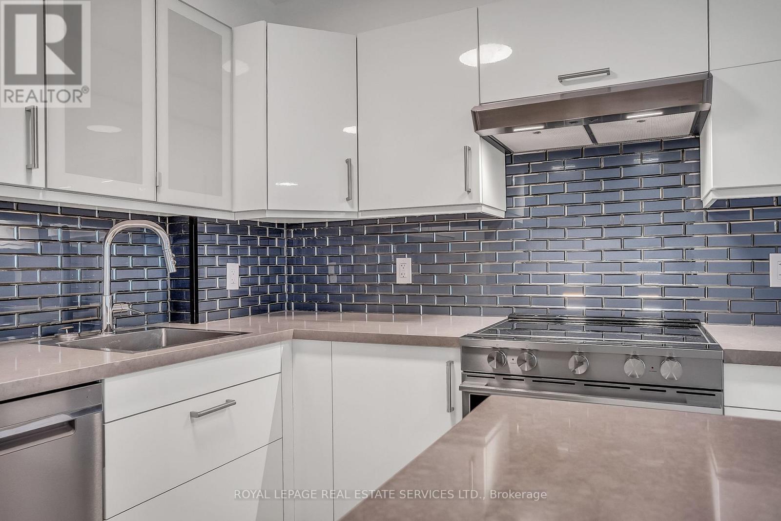 












A - 439 WINONA DRIVE

,
Toronto,




Ontario
M6C3T4

