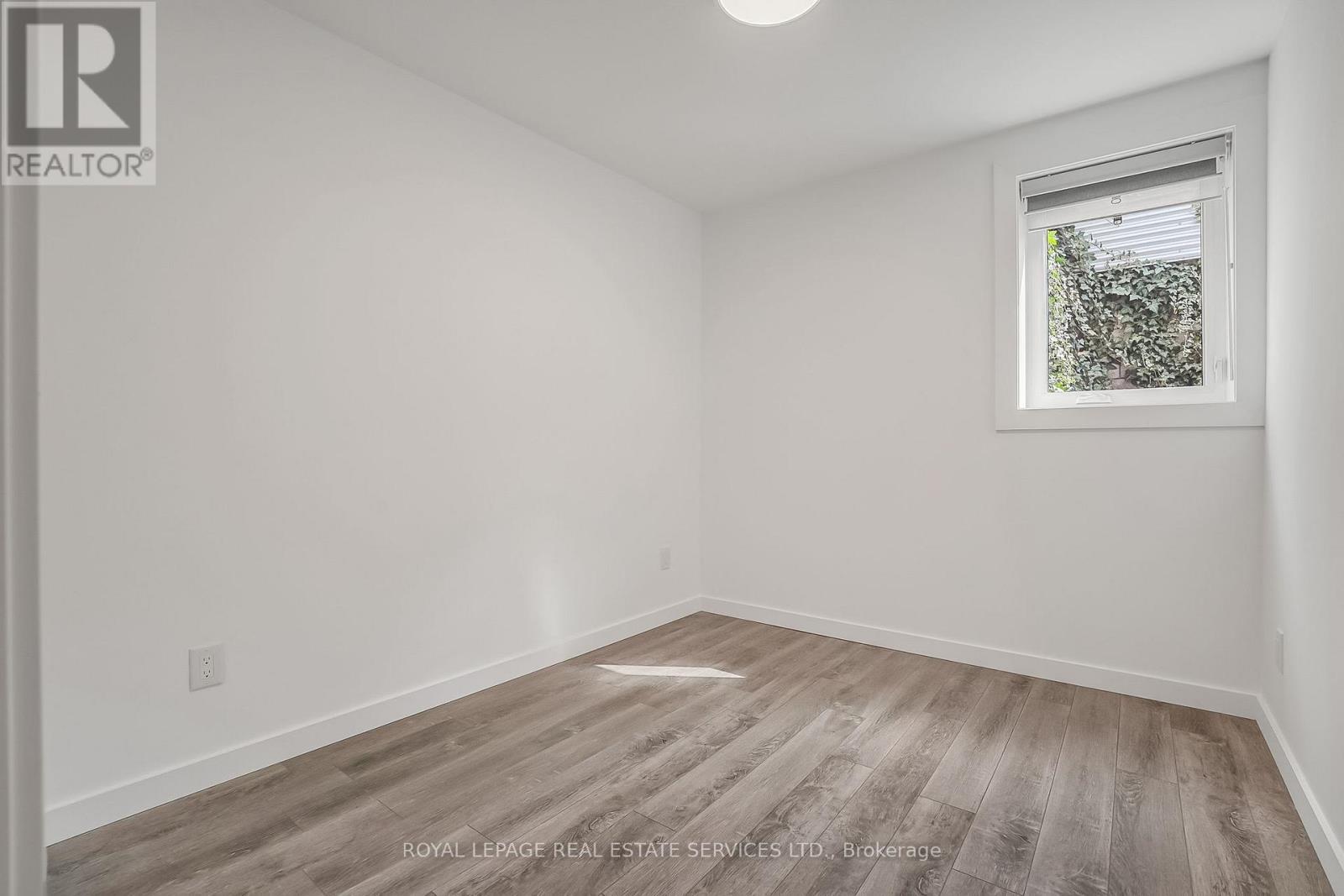 












A - 439 WINONA DRIVE

,
Toronto,




Ontario
M6C3T4

