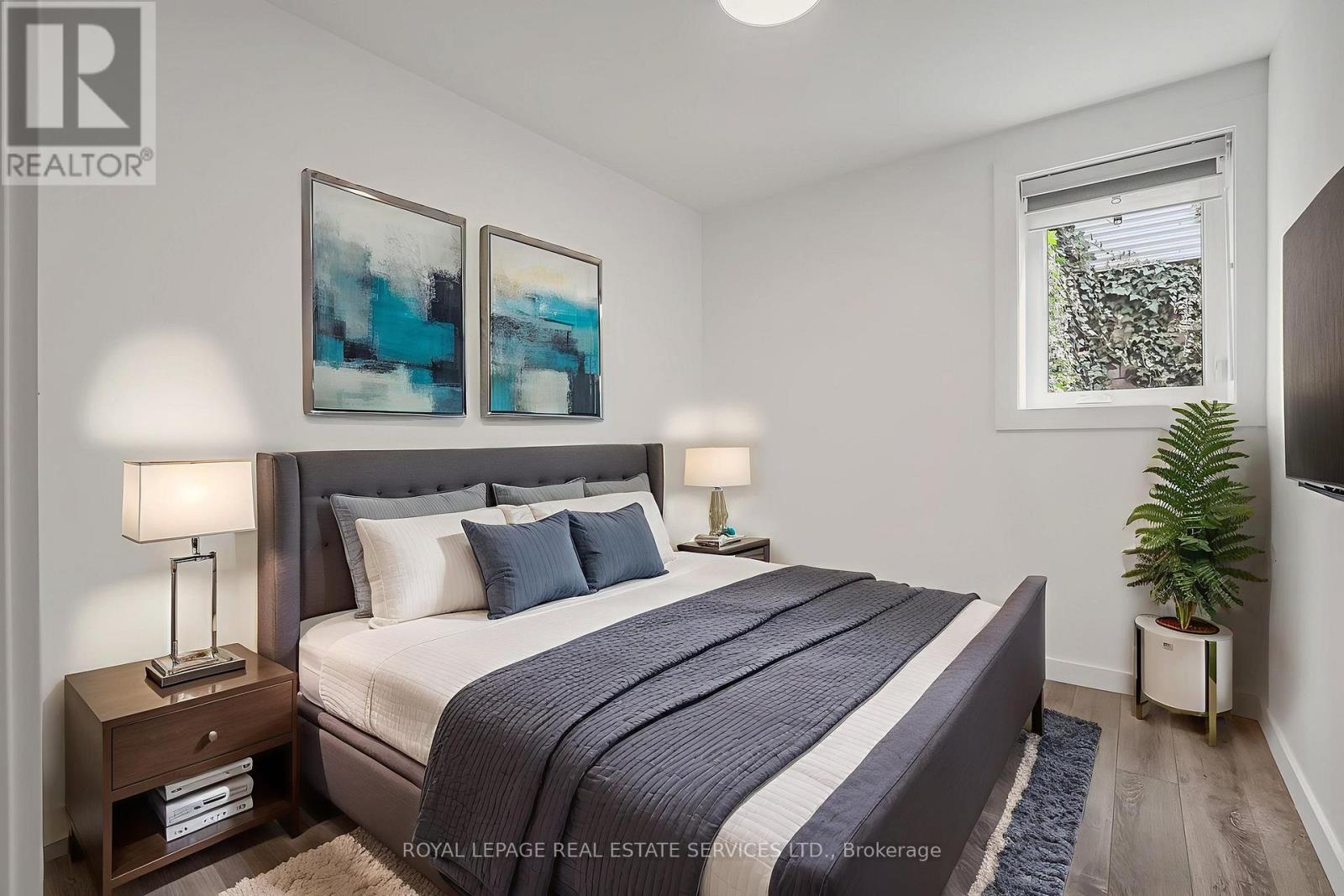 












A - 439 WINONA DRIVE

,
Toronto,




Ontario
M6C3T4

