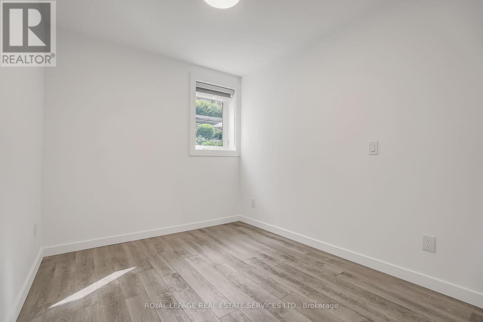












A - 439 WINONA DRIVE

,
Toronto,




Ontario
M6C3T4


