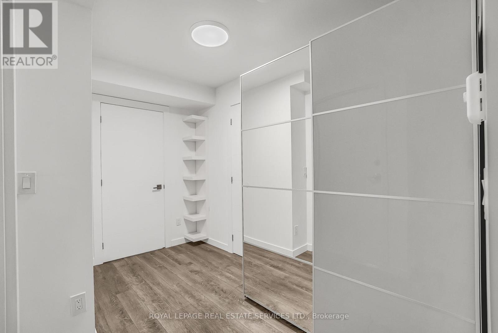 












A - 439 WINONA DRIVE

,
Toronto,




Ontario
M6C3T4

