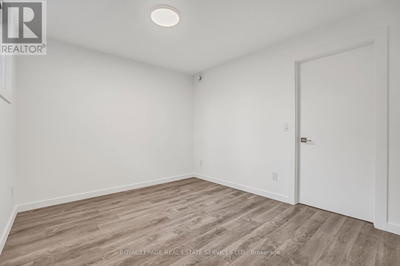 












A - 439 WINONA DRIVE

,
Toronto,




Ontario
M6C3T4

