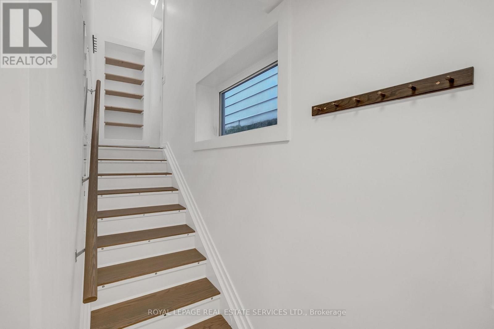 












A - 439 WINONA DRIVE

,
Toronto,




Ontario
M6C3T4


