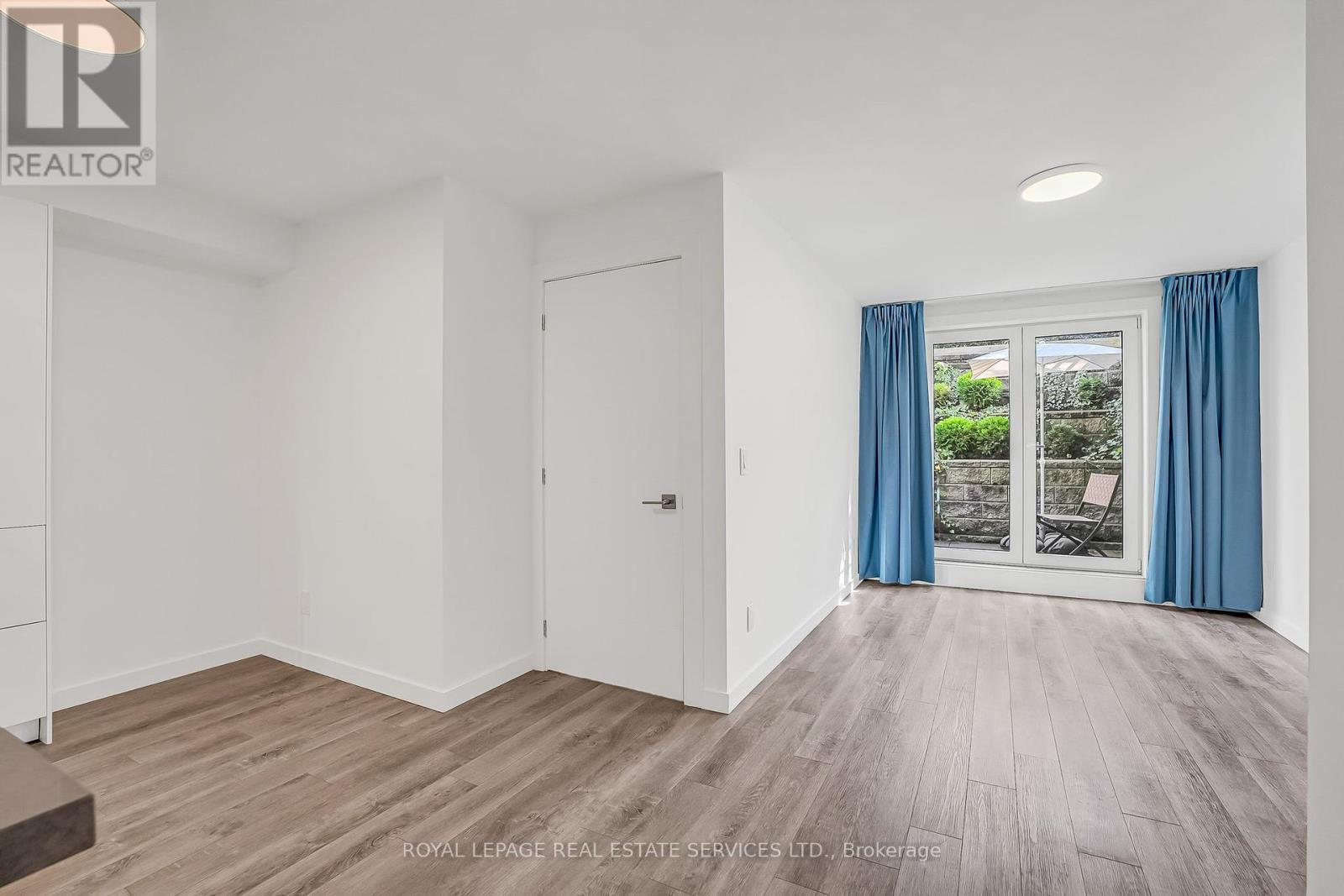 












A - 439 WINONA DRIVE

,
Toronto,




Ontario
M6C3T4

