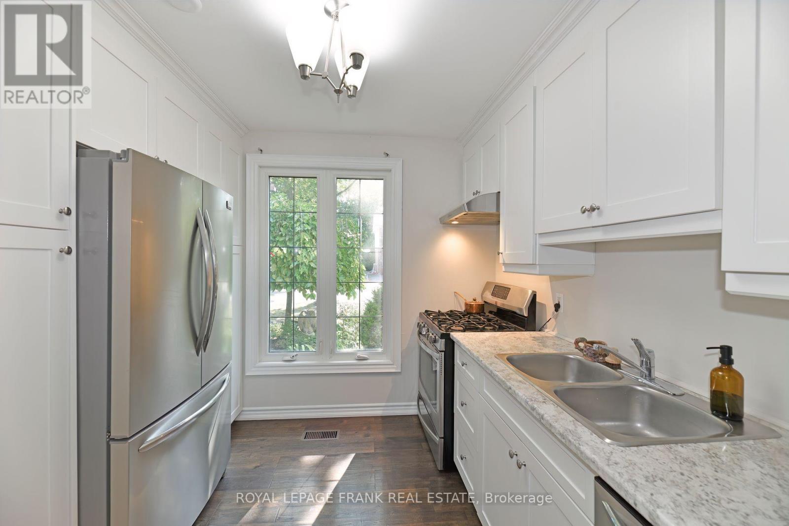 












1104 OLD PYE COURT

,
Oshawa (Centennial),




Ontario
L1G7N8

