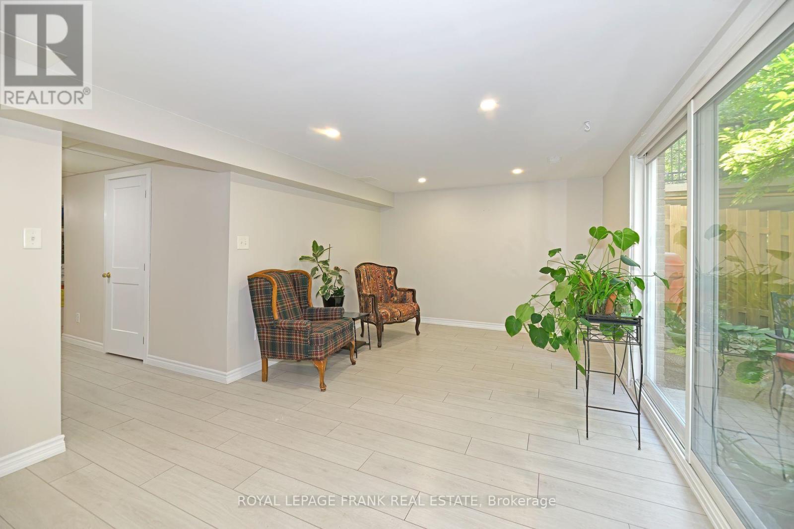 












1104 OLD PYE COURT

,
Oshawa (Centennial),




Ontario
L1G7N8

