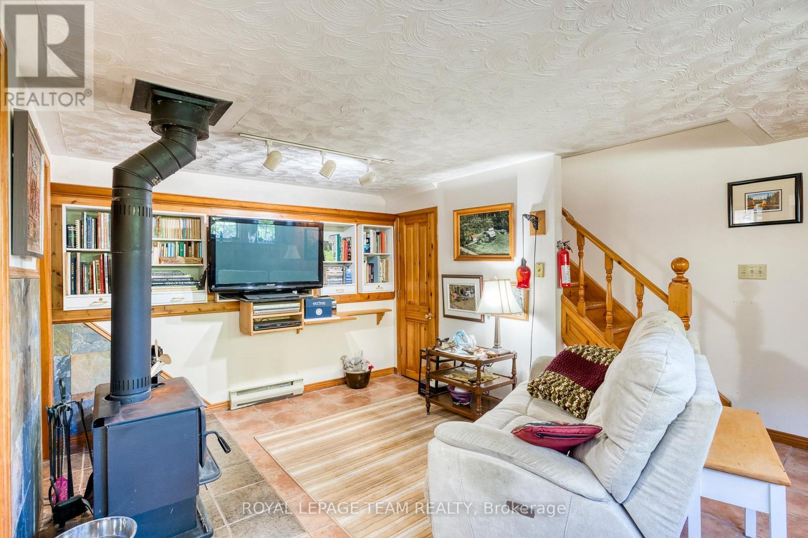 












2828 CON.10 N

,
Mississippi Mills,




Ontario
K0A2X0

