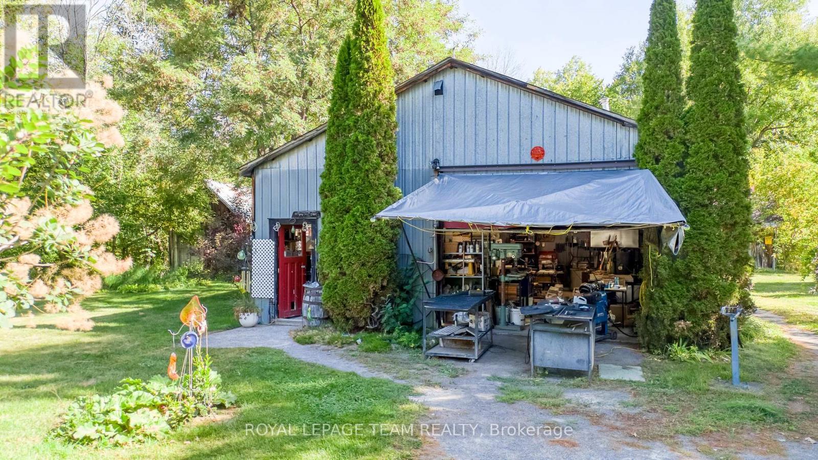 












2828 CON.10 N

,
Mississippi Mills,




Ontario
K0A2X0

