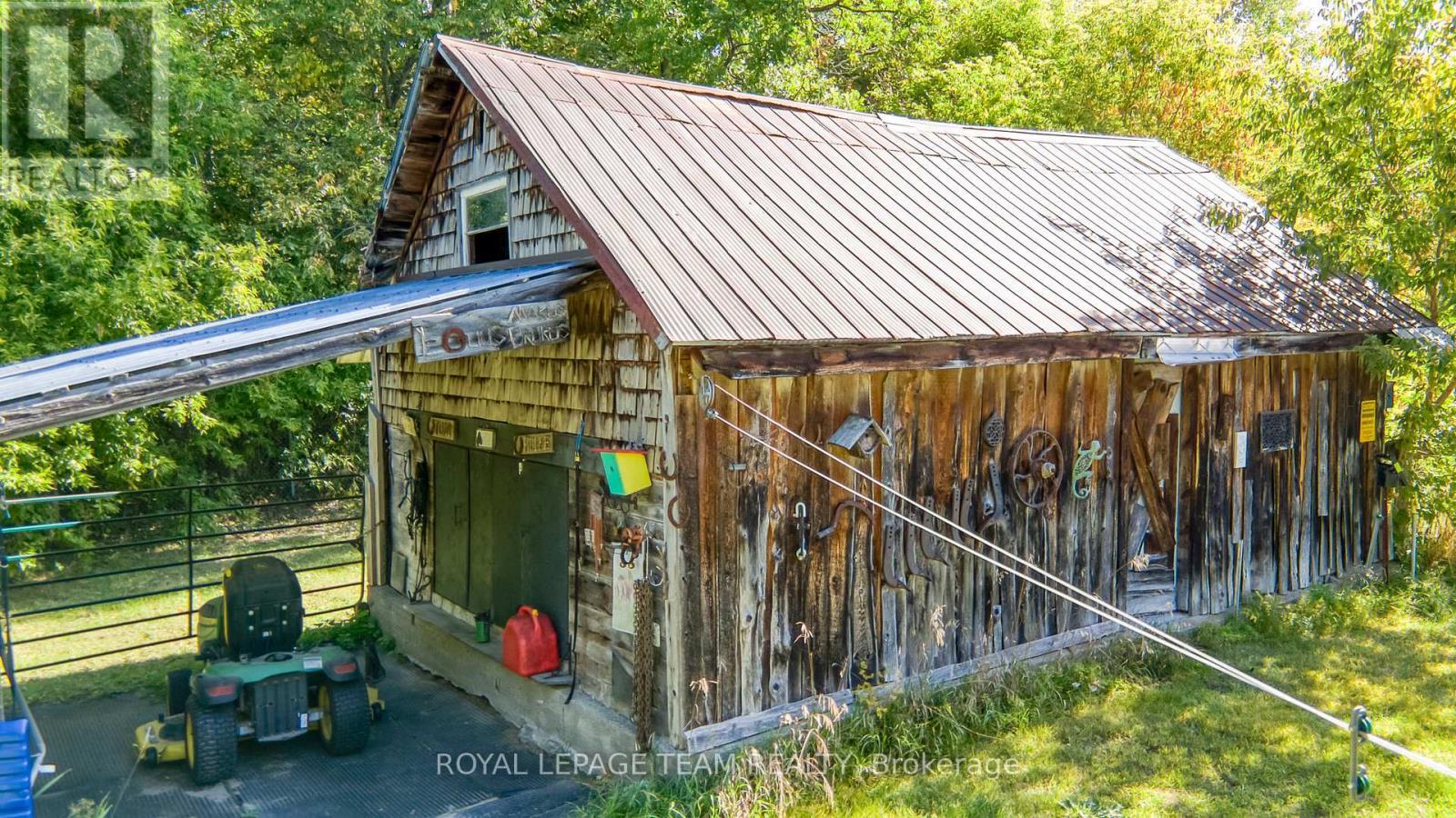 












2828 CON.10 N

,
Mississippi Mills,




Ontario
K0A2X0

