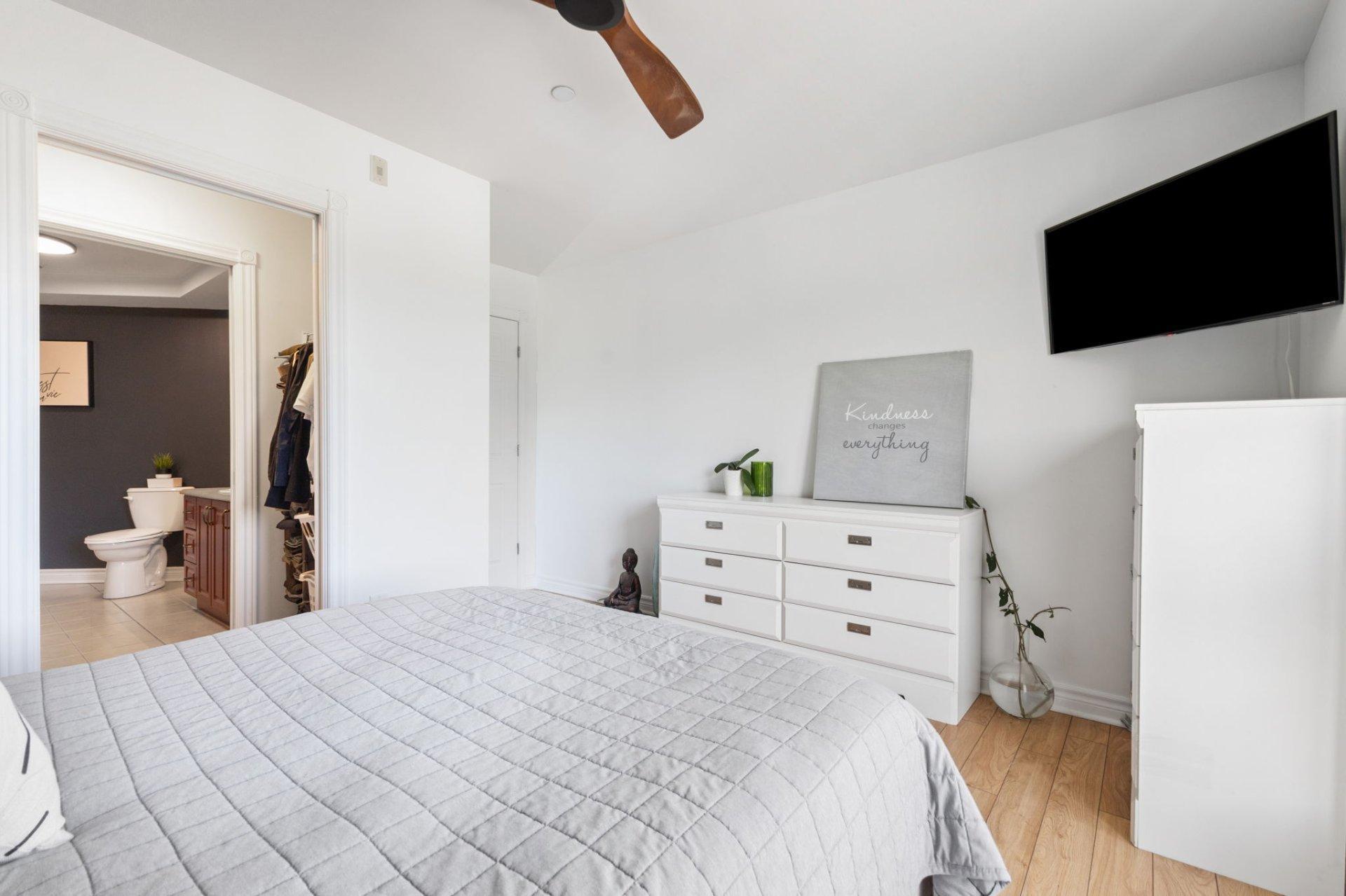 









1160


Ch. d'Aylmer

, 608,
Gatineau (Aylmer),




QC
J9H0E9

