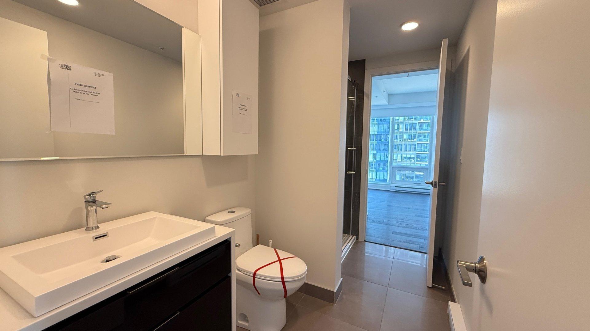 









1288


Rue St-Antoine O.

, 3104,
Montréal (Ville-Marie),




QC
H3C0X6

