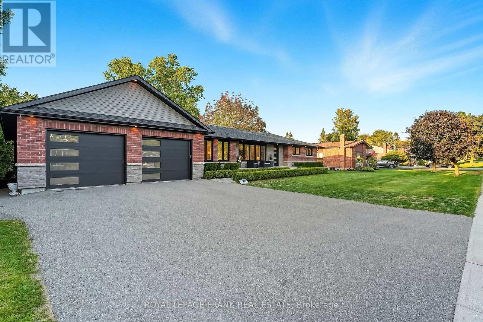 












393 LORNE STREET

,
Scugog (Port Perry),




Ontario
L9L1G1

