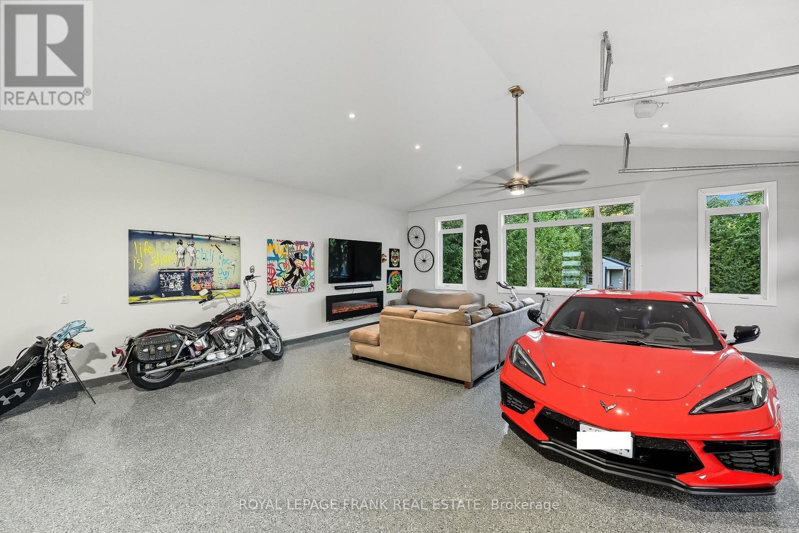 












393 LORNE STREET

,
Scugog (Port Perry),




Ontario
L9L1G1


