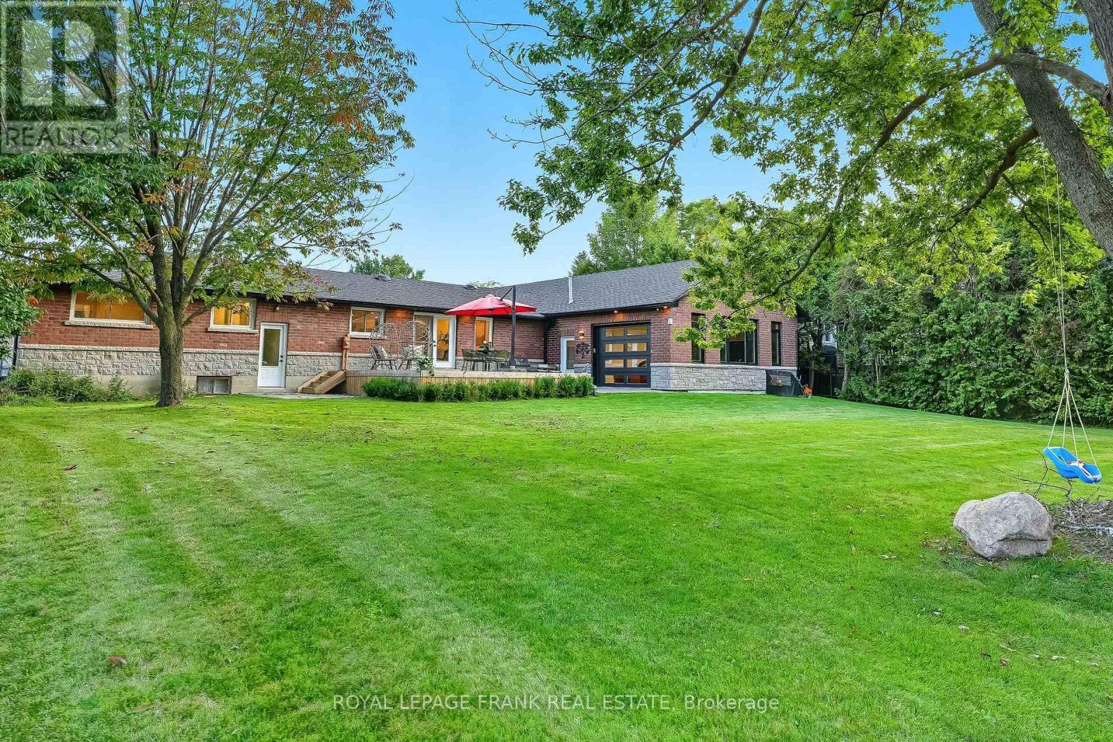 












393 LORNE STREET

,
Scugog (Port Perry),




Ontario
L9L1G1

