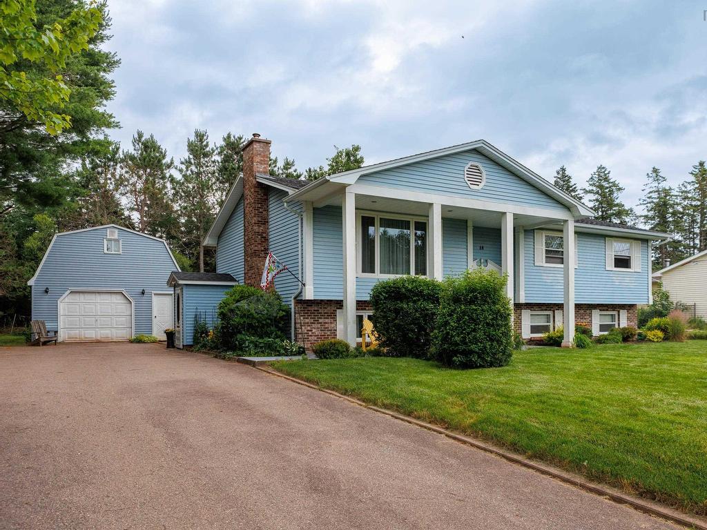 












18 Tamarack Drive

,
Valley,




NS
B6L 2V9

