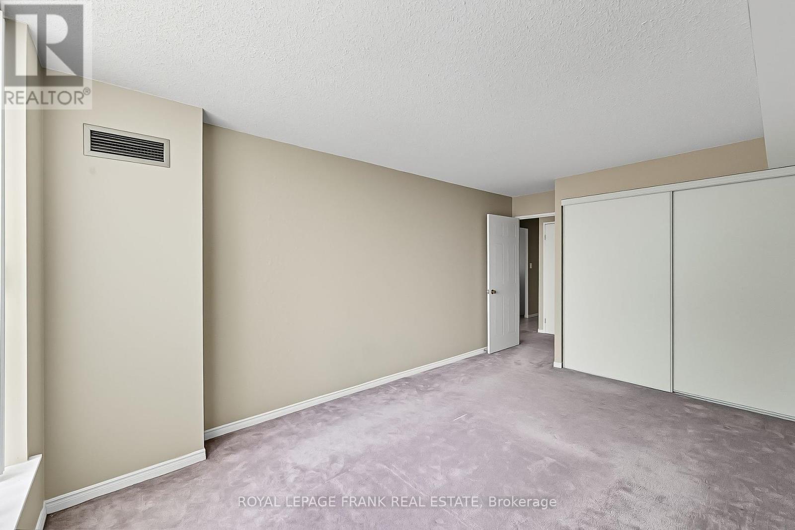 












1812 - 400 MCLEVIN AVENUE

,
Toronto (Malvern),




Ontario
M1B5J4

