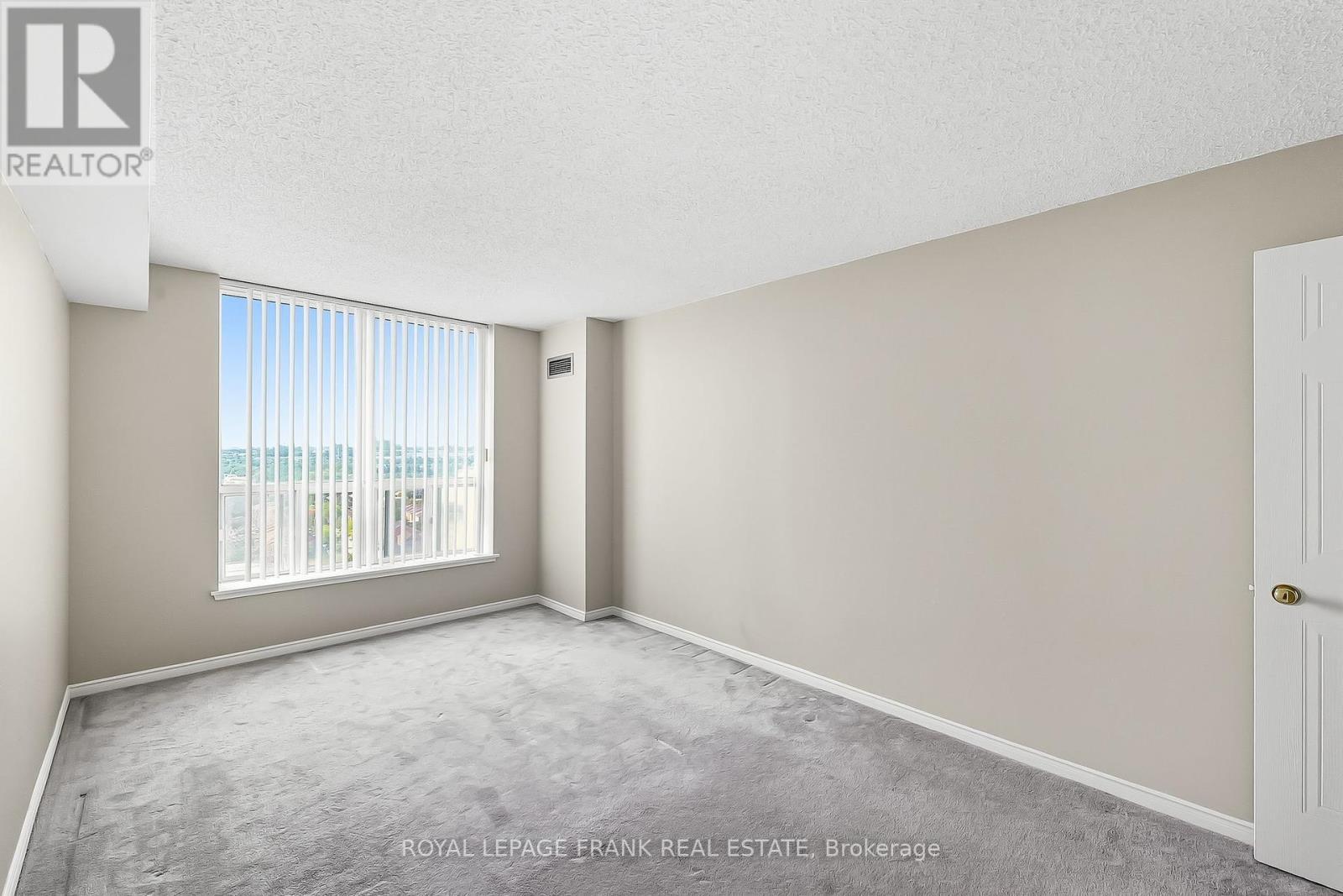












1812 - 400 MCLEVIN AVENUE

,
Toronto (Malvern),




Ontario
M1B5J4

