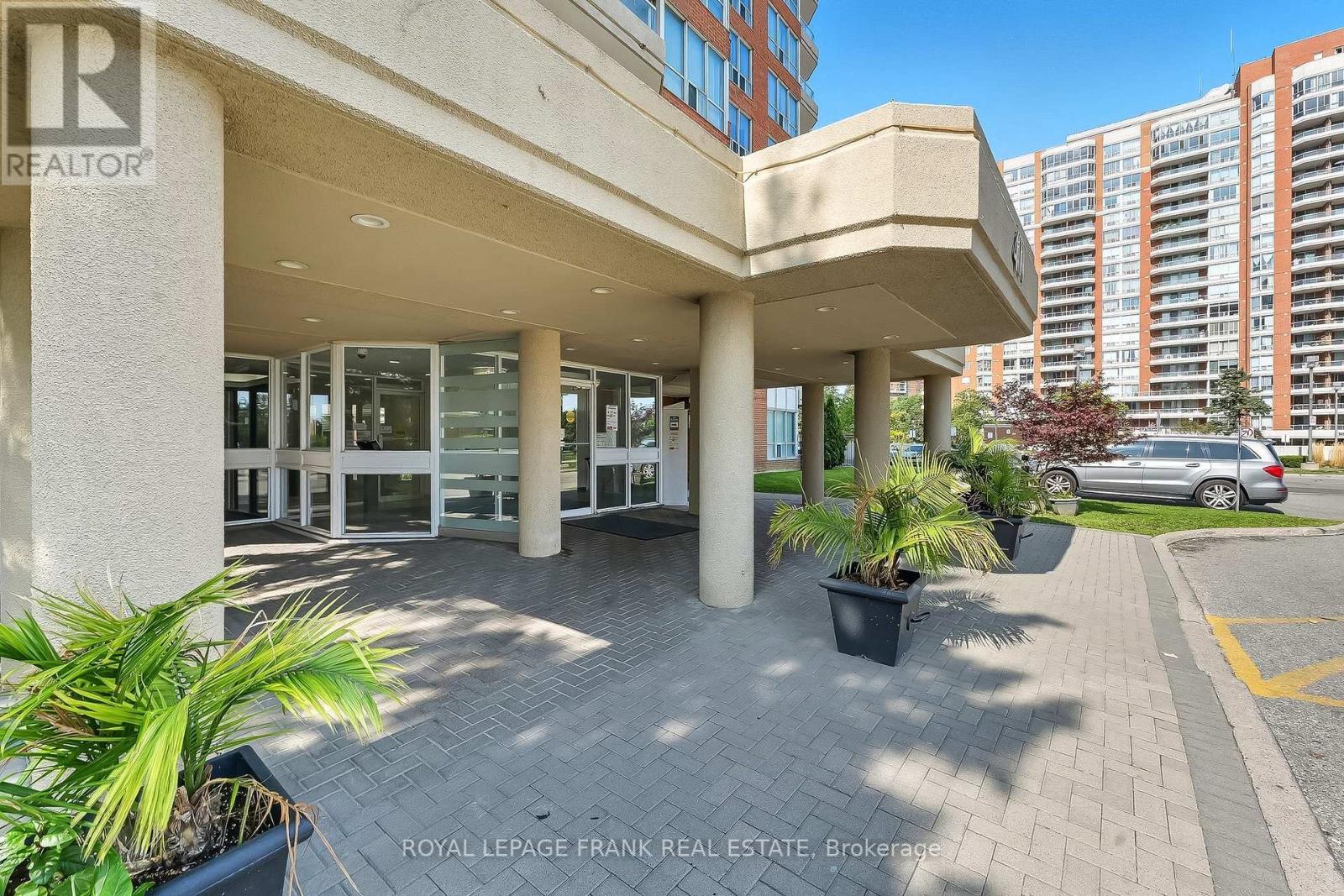 












1812 - 400 MCLEVIN AVENUE

,
Toronto (Malvern),




Ontario
M1B5J4

