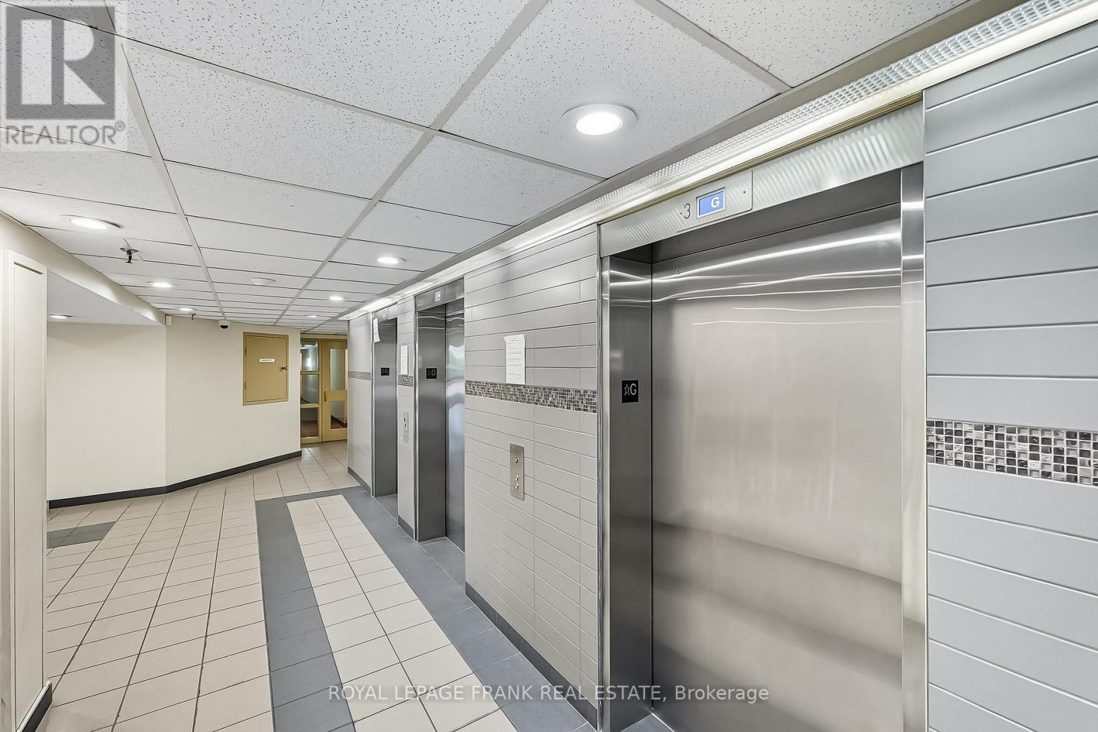 












1812 - 400 MCLEVIN AVENUE

,
Toronto (Malvern),




Ontario
M1B5J4

