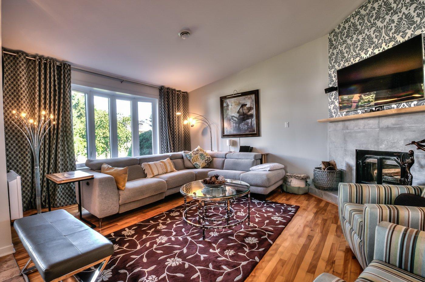 









356


Rue Dufrost

,
Varennes,




QC
J3X1M3

