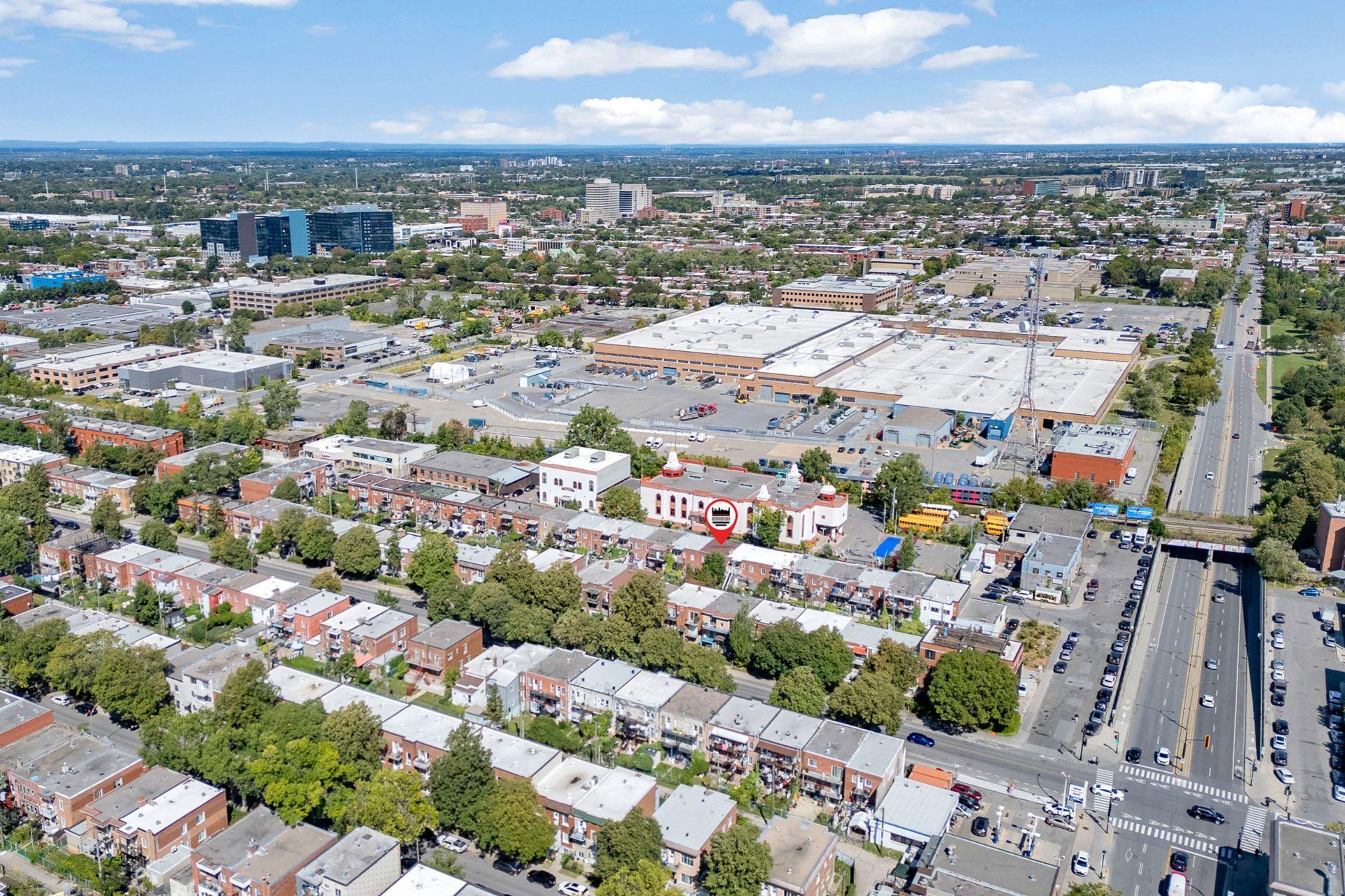 









8154

 - 8156


Rue Durocher

,
Montréal (Villeray/Saint-Michel/Parc-Extension),




QC
H3N2A9

