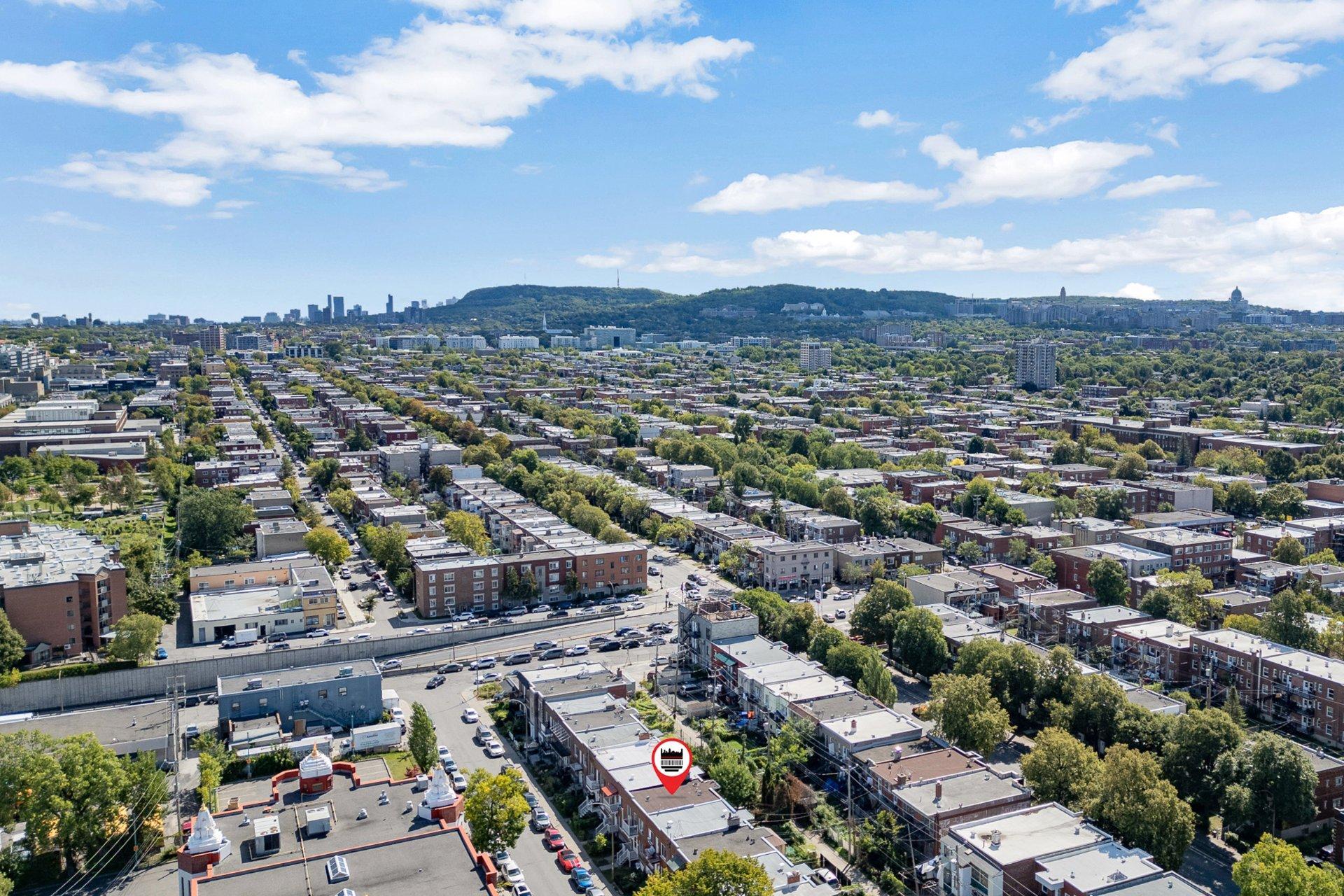 









8154

 - 8156


Rue Durocher

,
Montréal (Villeray/Saint-Michel/Parc-Extension),




QC
H3N2A9

