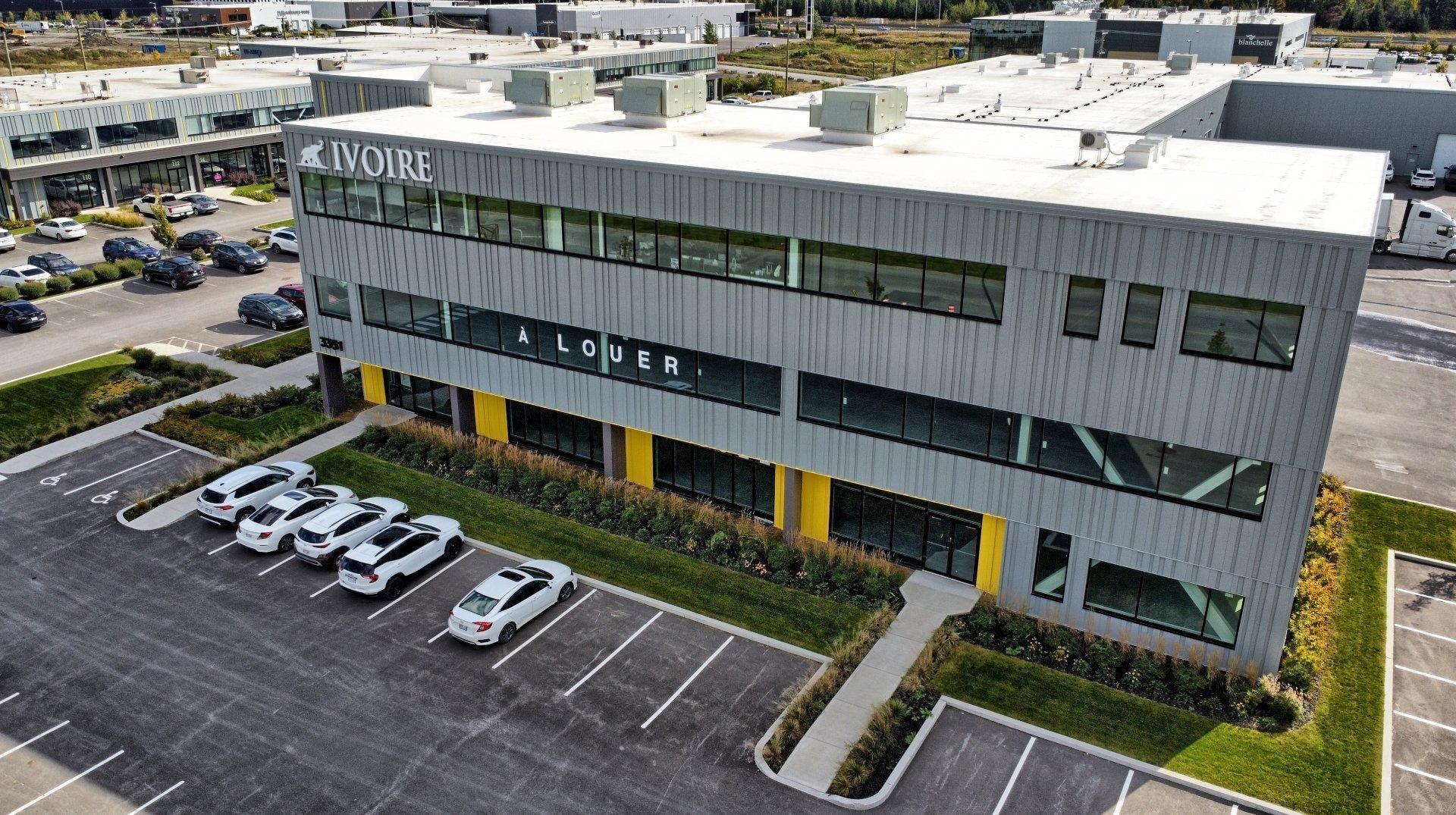 









3351


Av. de la Gare

, 300,
Mascouche,




QC
J6W6M1

